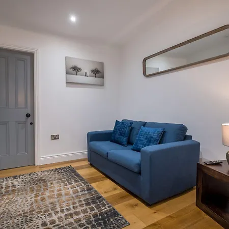 Bridge Howe Semesterbostad